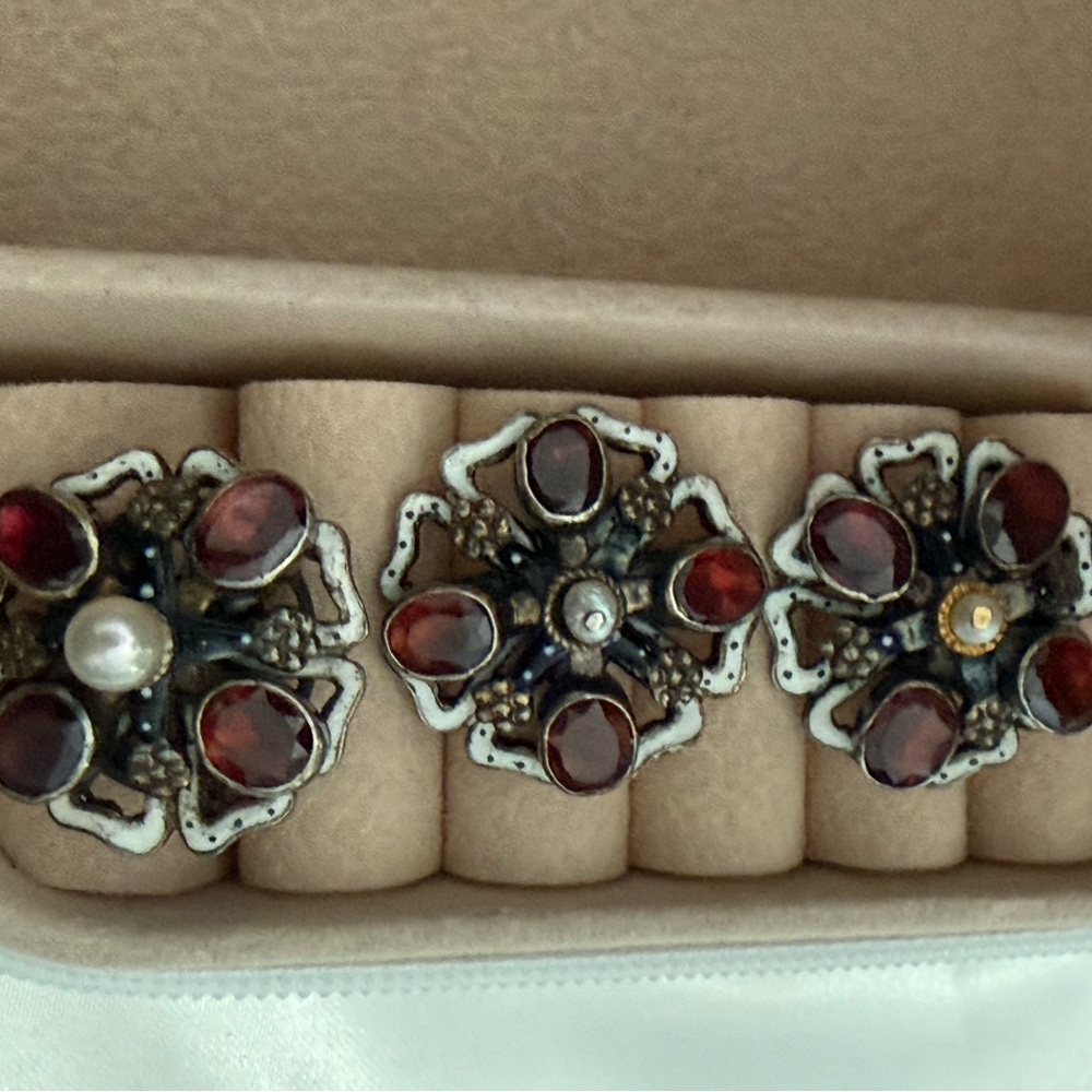 Antique and pearl ring and earring set - appraisal. Description on appraisal